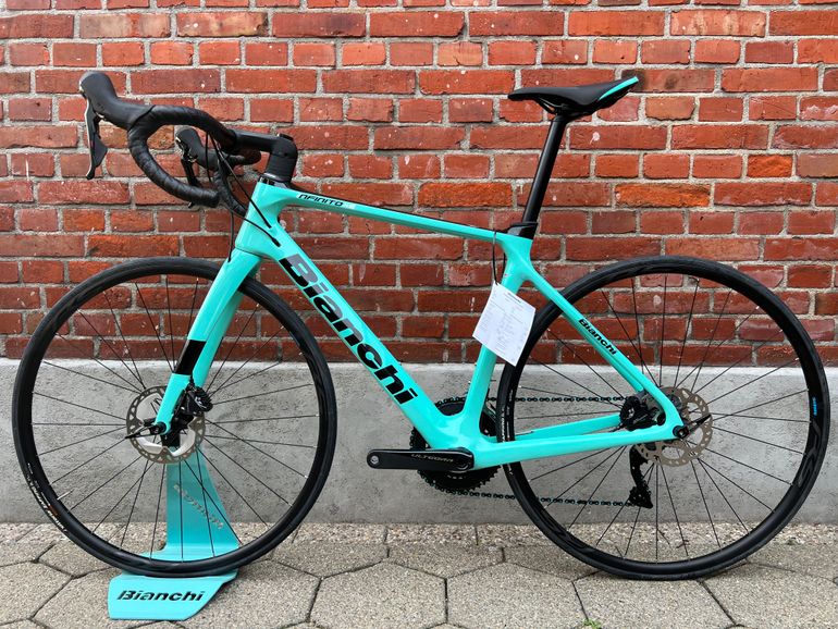 Used Bianchi NEW! Infinito XE/Disc Brakes/Voll Carbon/Shimano Ultegra/Size 53 & 55 & 57 2023 Road & Gravel, Grün — image 11 of 16
