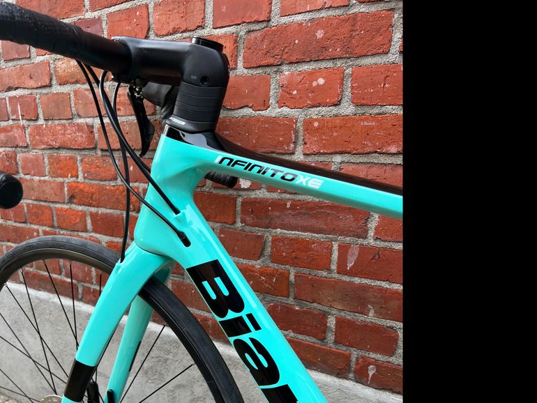 Used Bianchi NEW! Infinito XE/Disc Brakes/Voll Carbon/Shimano Ultegra/Size 53 & 55 & 57 2023 Road & Gravel, Grün — image 15 of 16