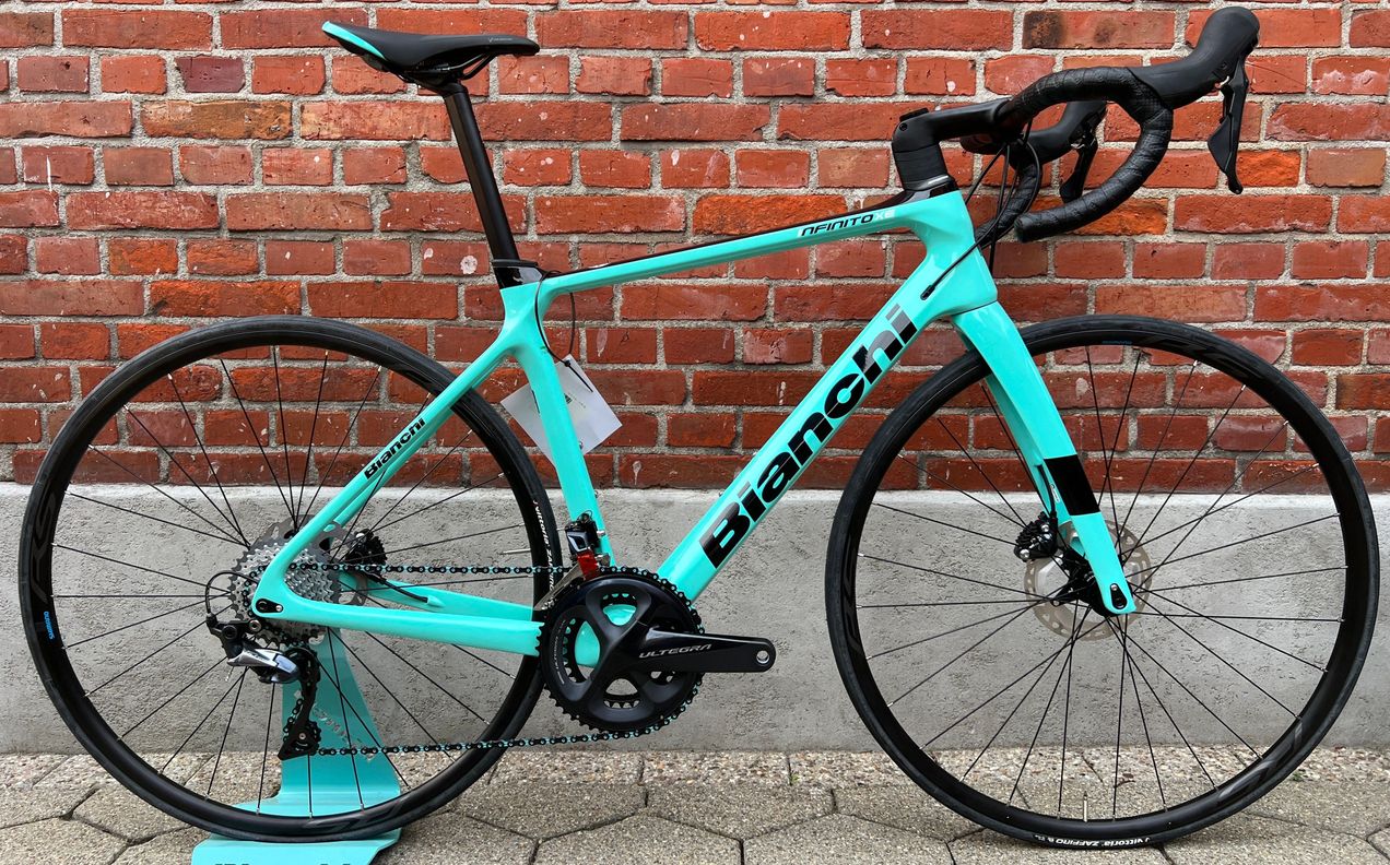 Bianchi NEW! Infinito XE/Disc Brakes/Voll Carbon/Shimano Ultegra/Size 53 &  55 & 57