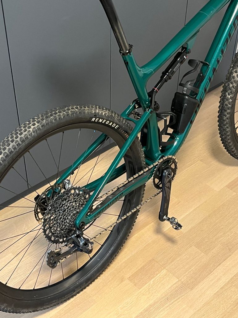 Używany Specialized Epic Expert 2022 2022 Mountainbike — zdjęcie 3 z 6