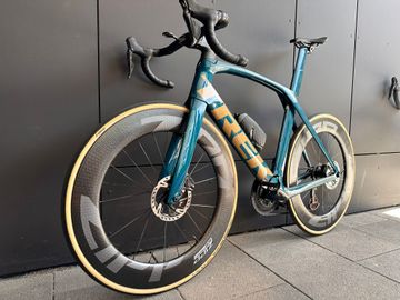 Trek Madone SLR 9 Disc 2020 2020 Road & Gravel d'occasion