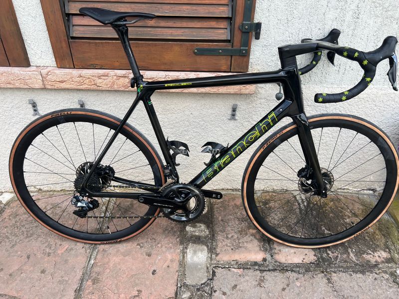 Used Bianchi Specialissima - Dura Ace Di2 2022 2022 Road & Gravel