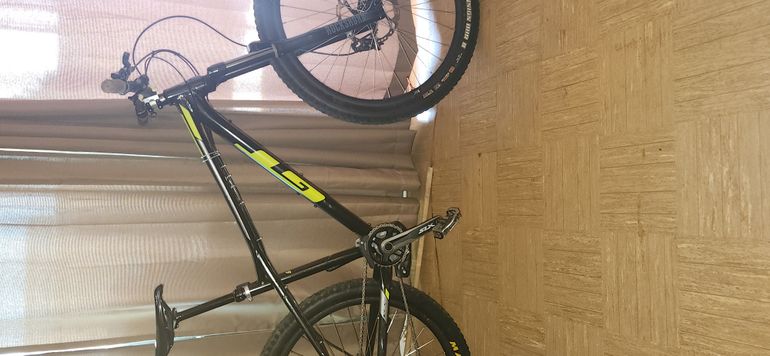 Used GT GT Avalanche 2018 Mountainbike, Black — image 2 of 9