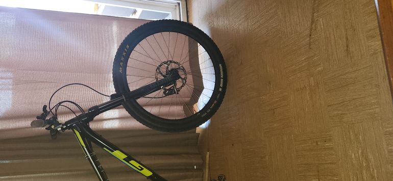 Used GT GT Avalanche 2018 Mountainbike, Black — image 3 of 9