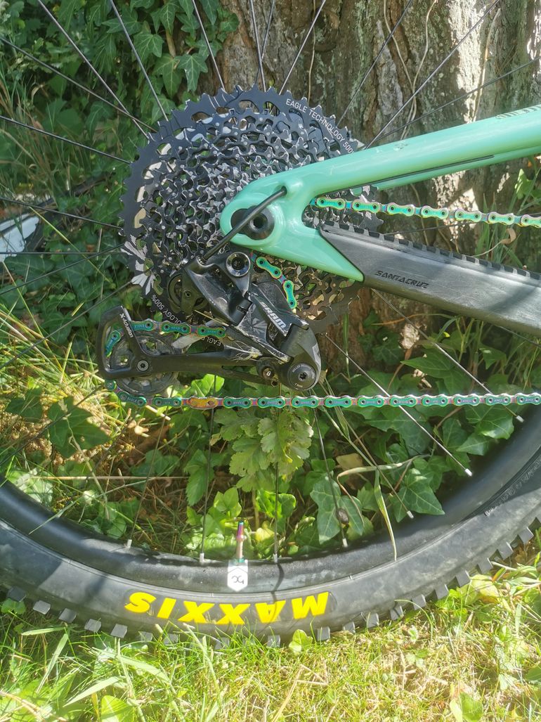 Used Santa Cruz Megatower S / Carbon C / 29 2019 Mountainbike, Green — image 7 of 13