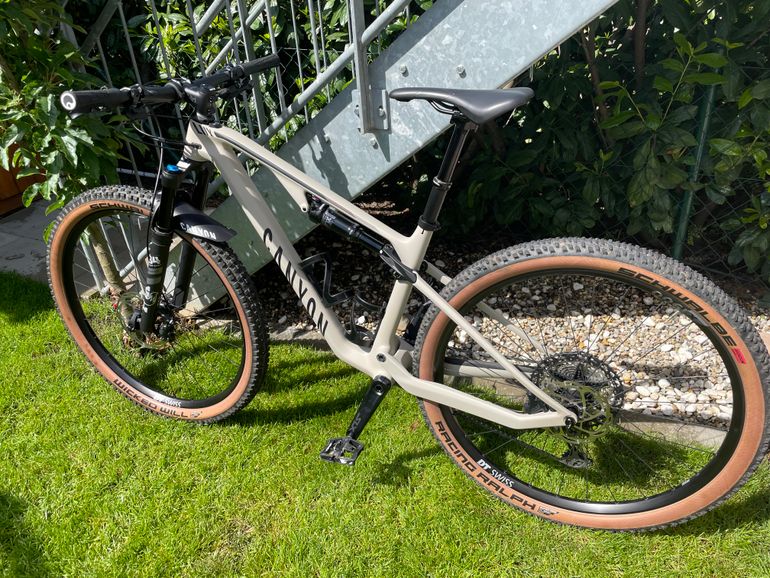 Used Canyon Lux Trail CF 6 2022 Mountainbike, Light Gray — image 10 of 12