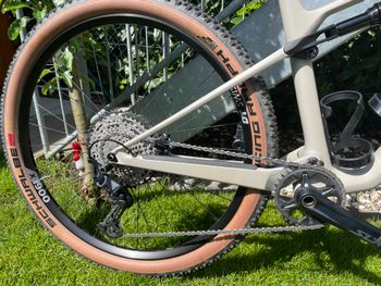 Used Canyon Lux Trail CF 6 2022 Mountainbike, Light Gray — image 6 of 12