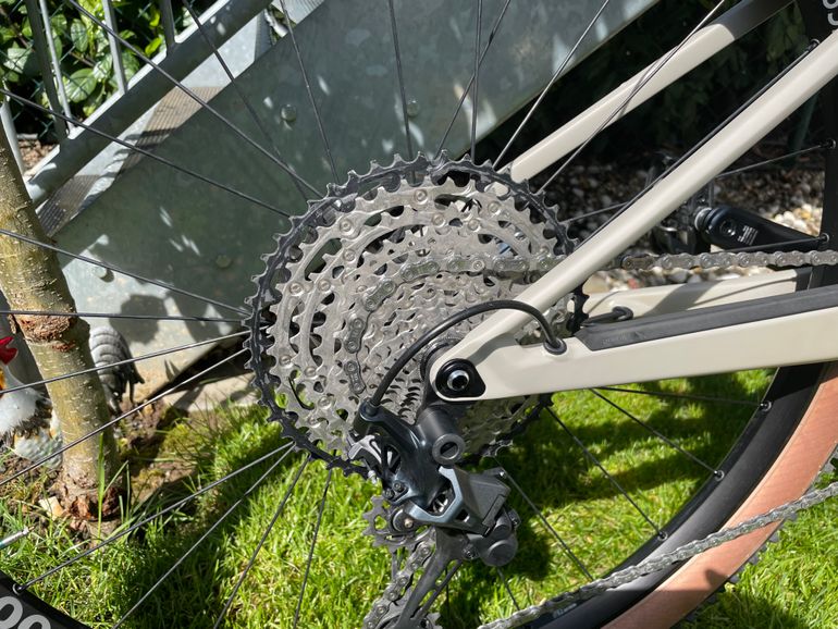 Used Canyon Lux Trail CF 6 2022 Mountainbike, Light Gray — image 4 of 12