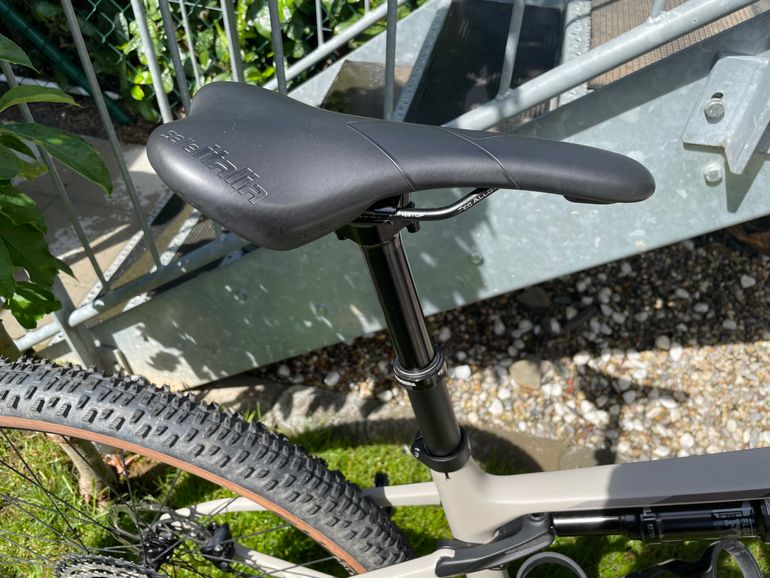 Used Canyon Lux Trail CF 6 2022 Mountainbike, Light Gray — image 7 of 12