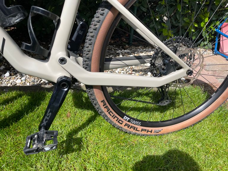 Used Canyon Lux Trail CF 6 2022 Mountainbike, Light Gray — image 8 of 12