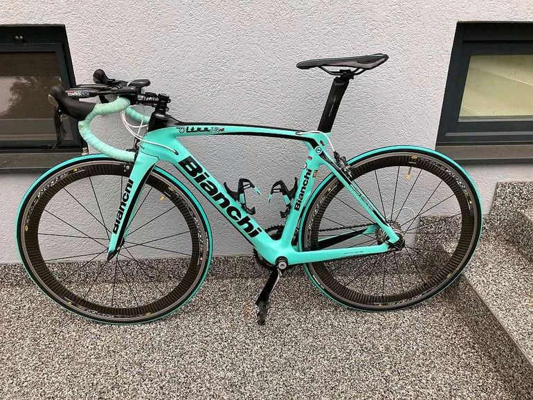 Used Bianchi Oltre XR4 CV Ultegra 2021 Road & Gravel, Green — image 1 of 5