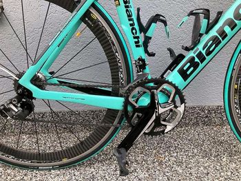 Used Bianchi Oltre XR4 CV Ultegra 2021 Road & Gravel, Green — image 3 of 5
