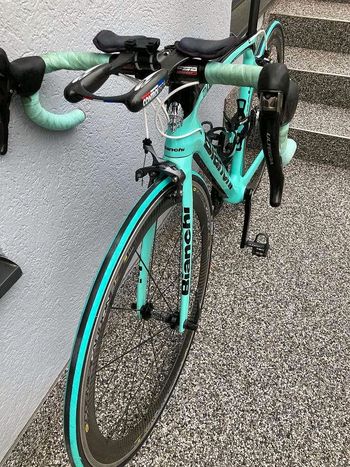 Used Bianchi Oltre XR4 CV Ultegra 2021 Road & Gravel, Green — image 4 of 5