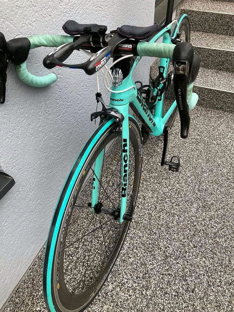 Used Bianchi Oltre XR4 CV Ultegra 2021 Road & Gravel, Green — image 4 of 5