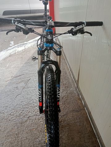 Used Trek Superfly 9.7 2017 2017 Mountainbike, Blue, 27.5 — image 7 of 7