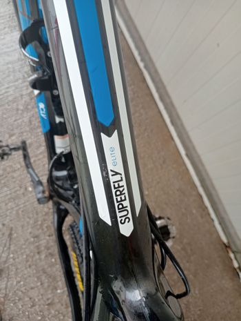 Used Trek Superfly 9.7 2017 2017 Mountainbike, Blue, 27.5 — image 6 of 7
