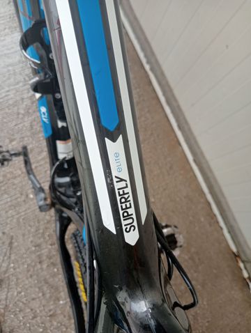 Used Trek Superfly 9.7 2017 2017 Mountainbike, Blue, 27.5 — image 6 of 7