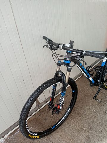 Used Trek Superfly 9.7 2017 2017 Mountainbike, Blue, 27.5 — image 4 of 7
