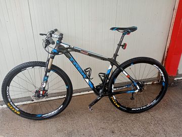 Used Trek Superfly 9.7 2017 2017 Mountainbike, Blue, 27.5 — image 2 of 7