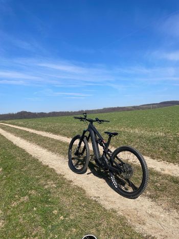 Gebrauchtes Canyon Strive:ON Shimano Deore 2023 Mountainbike, Schwarz — Bild 4 von 8