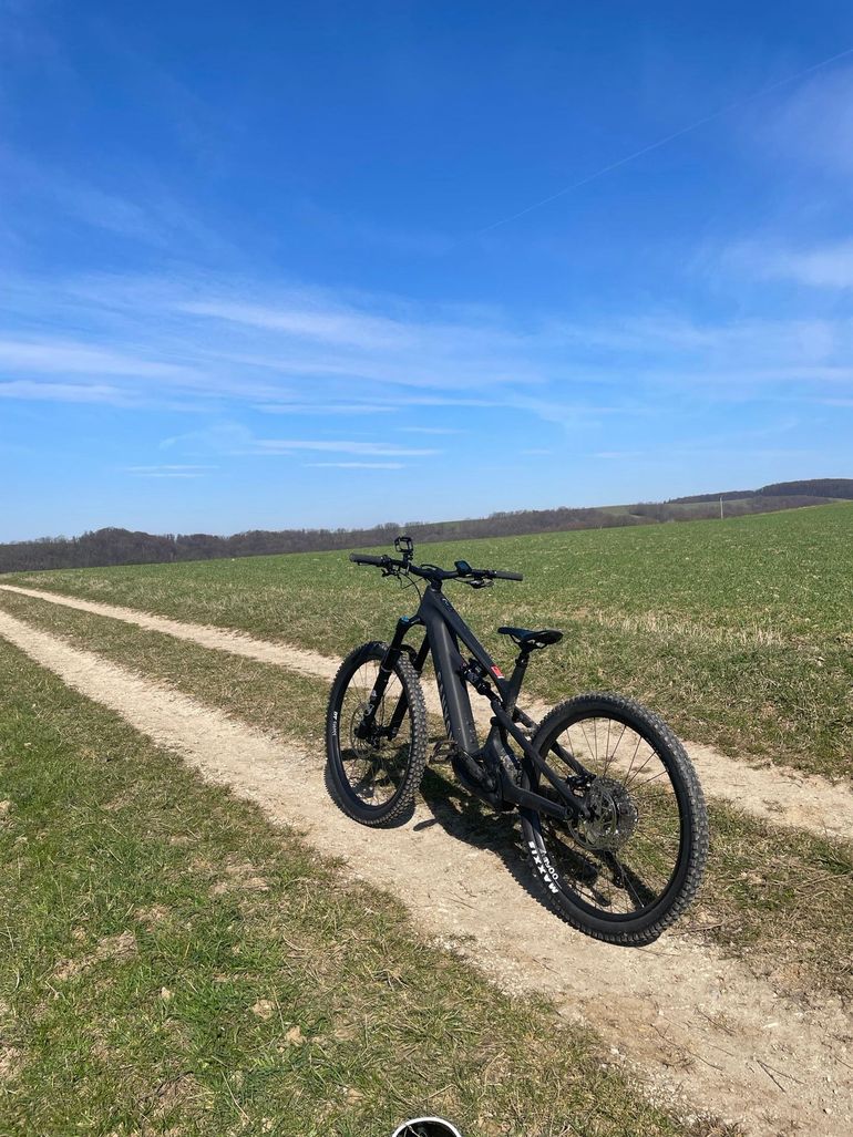 Gebrauchtes Canyon Strive:ON Shimano Deore 2023 Mountainbike, Schwarz — Bild 4 von 8