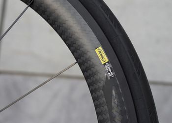 Used Canyon Aeroad CF SLX 7.0 Di2 2015 Road & Gravel, Black — image 5 of 8