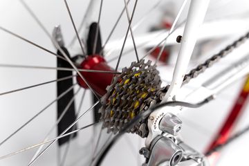 Pinarello Jan Ullrich Team Telekom Road Bike + Signed Yellow Jersey 1998 Road & Gravel d'occasion — image 14 sur 23