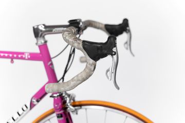 Pinarello Jan Ullrich Team Telekom Road Bike + Signed Yellow Jersey 1998 Road & Gravel d'occasion — image 4 sur 23
