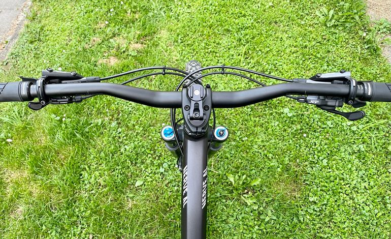 Used Canyon Nerve 9.9 2015 Mountainbike, Schwarz — image 9 of 12