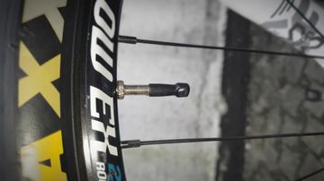 Used Scott Genius 700 SL Mountainbike, Black — image 16 of 24
