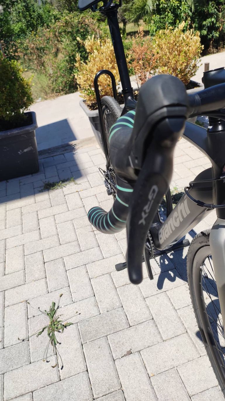 Used Bianchi Impulso e-Allroad GRX 600 2021 Road & Gravel, Black — image 11 of 12