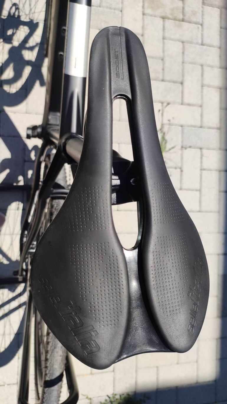 Used Bianchi Impulso e-Allroad GRX 600 2021 Road & Gravel, Black — image 12 of 12