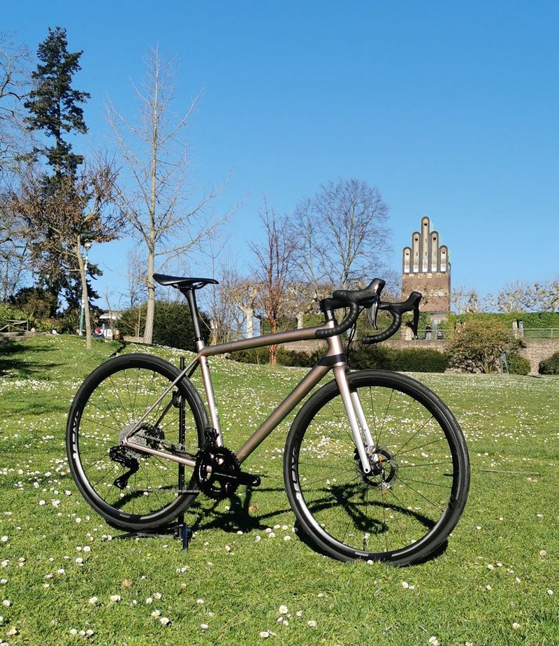 Použité Specialized S-WORKS AETHOS "Champagne" DURA-ACE Di2 Roval Alpinist Gr.56 2025 Road & Gravel