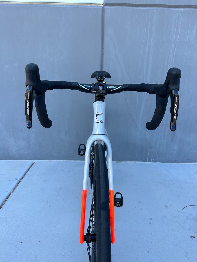Used Cannondale SuperSix EVO 3 2023 2023 Road & Gravel, Light Gray — image 7 of 9
