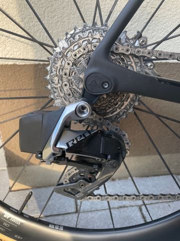 Tweedehands Canyon Ultimate CFR Disc eTap 2022 2022 Road & Gravel — afbeelding 13 van 13
