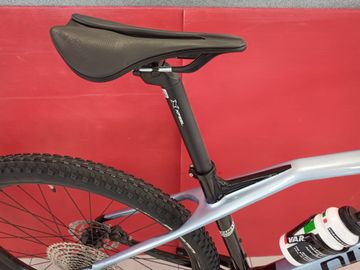 Olympia IRON PRO Shimano XT 12S 2024 Mountainbike usato, Grigio chiaro — immagine 4 di 7