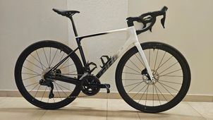 Giant - Defy Advanced Pro 1 2024, 2024