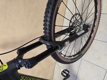 Używany Santa Cruz Tallboy 2014 Mountainbike — zdjęcie 2 z 6