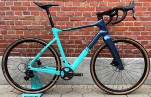 Bianchi - NEW! ArcadeX Gravel Carbon/Campagnolo Ekar 1x13/Size L/Fulcrum, 2023