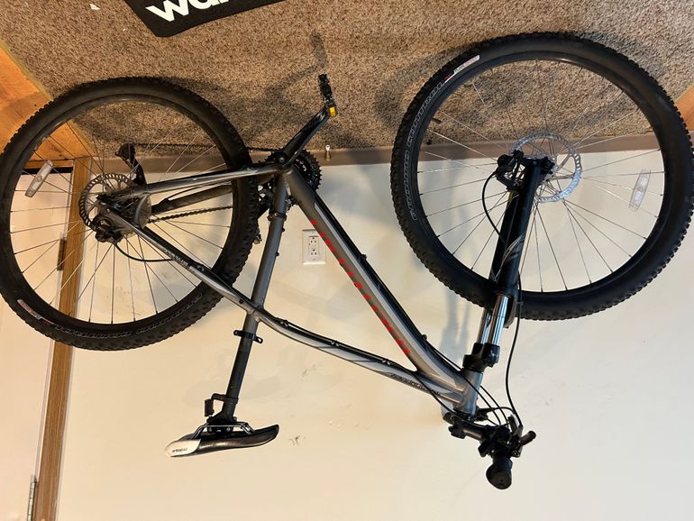 Used Specialized Rockhopper 29 2014 2014 Mountainbike, Light Gray, 29 — image 3 of 3