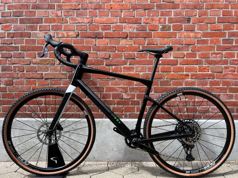Used BMC NEW! URS 01 Four Gravel Carbon/SRAM GX AXS 1x12/Size L/DT-Swiss 2024 Road & Gravel, Green — image 11 of 16