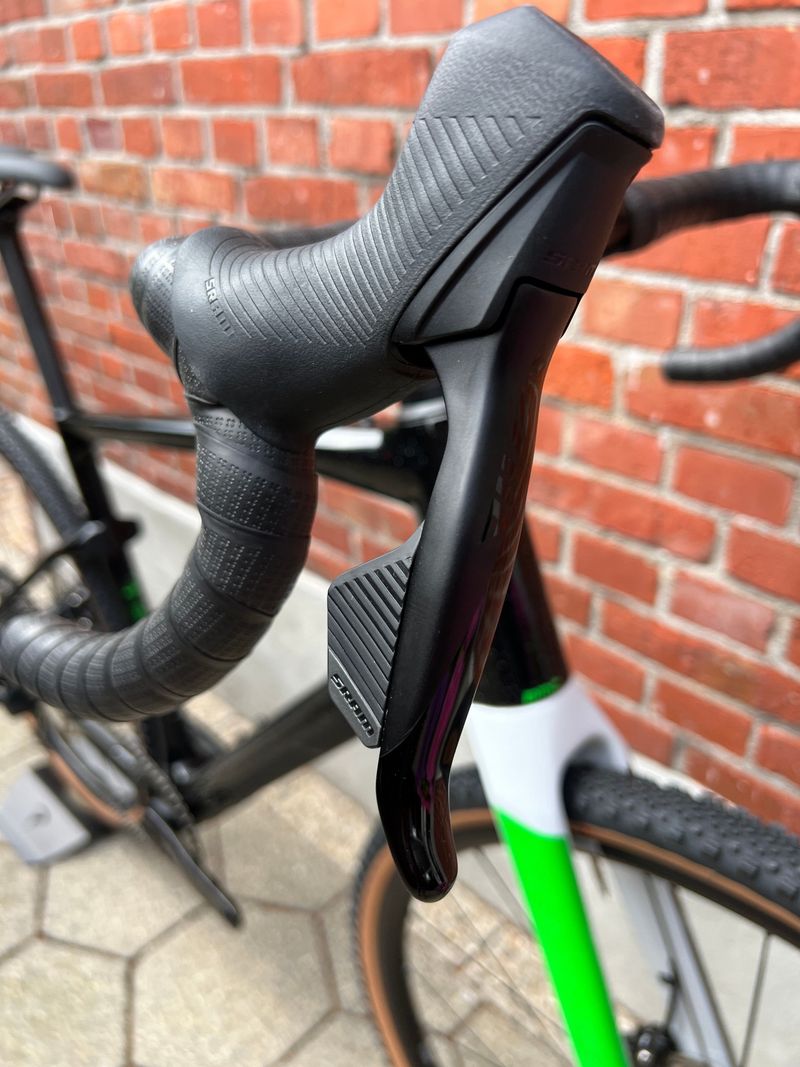 Used BMC NEW! URS 01 Four Gravel Carbon/SRAM GX AXS 1x12/Size L/DT-Swiss 2024 Road & Gravel, Green — image 5 of 16