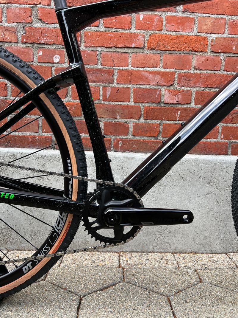 Used BMC NEW! URS 01 Four Gravel Carbon/SRAM GX AXS 1x12/Size L/DT-Swiss 2024 Road & Gravel, Green — image 3 of 16