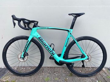Used Bianchi OLTRE XR4 DISC/ULTEGRA 12s Di2+C36+VISION METRON ACR Gr.57(59) BESTzustand 2022 Road & Gravel, Green — image 2 of 11