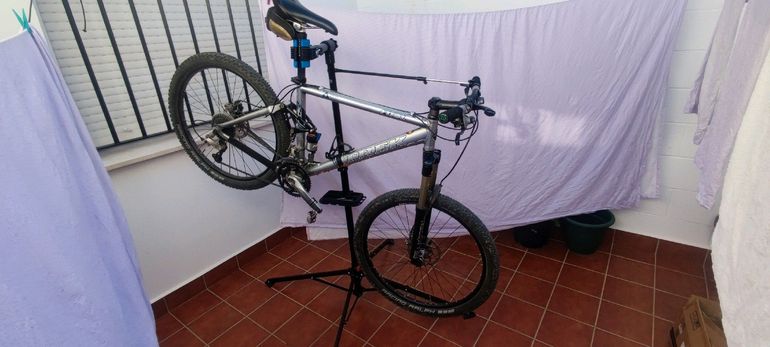 Used Trek Fuel 90 2004 2004 Mountainbike, Light Gray, 26 — image 2 of 8