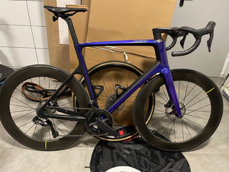 Used Van rysel fcr 2023 Road & Gravel, Purple — image 1 of 3