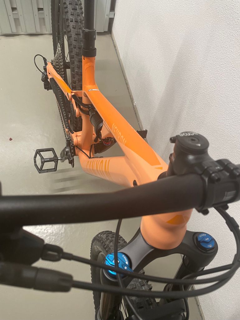 Used Canyon Neuron 6 WMN 2022 Mountainbike, Orange — image 4 of 5