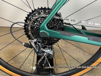 Used Canyon Grail CF SLX 8.0 SL 2019 Road & Gravel, Green — image 6 of 9