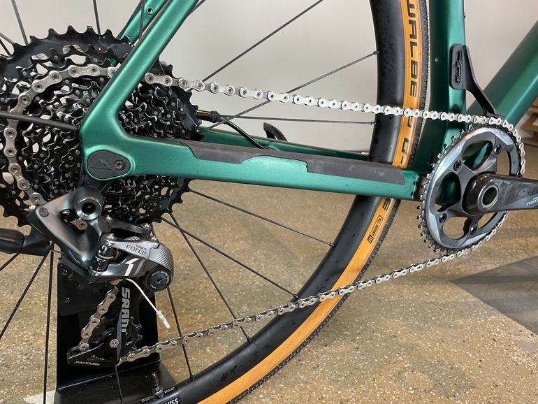 Used Canyon Grail CF SLX 8.0 SL 2019 Road & Gravel, Green — image 4 of 9