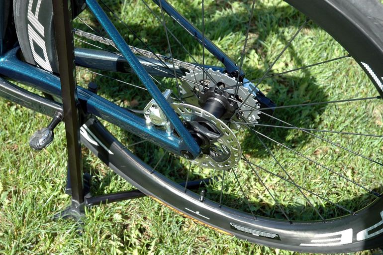 Used BMC TEAMmachine SLR01 DISC Rahmen-/frame-Set frameset DEEP-SEA/NEON-RED Gr.56 2024 Road & Gravel, Green — image 12 of 15
